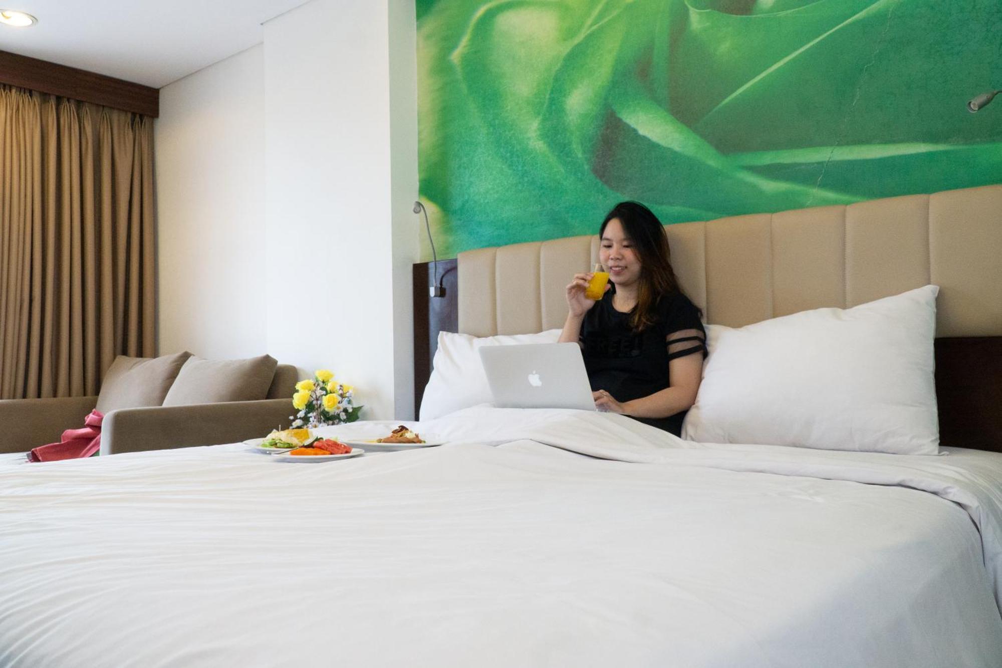 Primebiz Cikarang Hotel Exterior photo